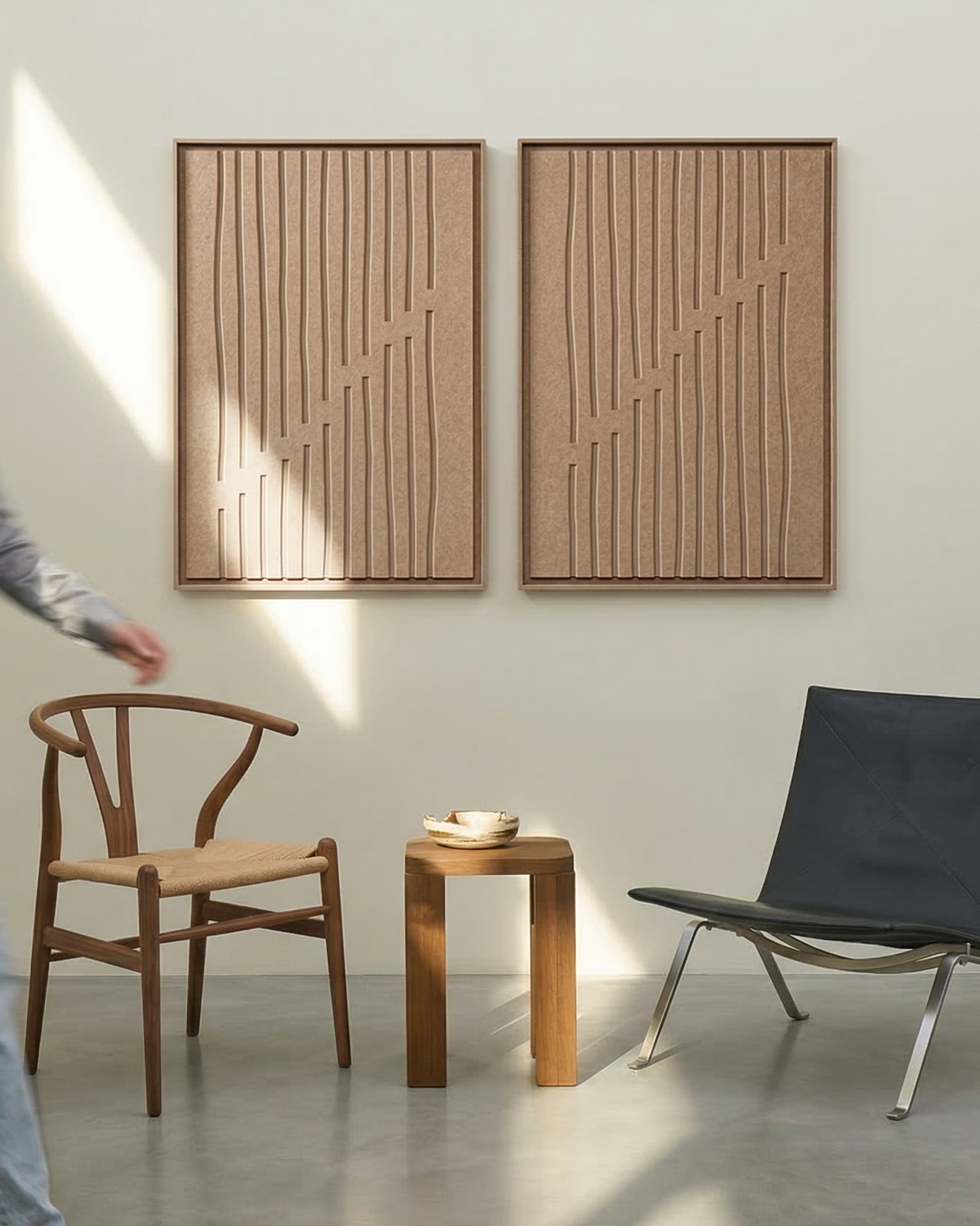 Deux panneaux FeltArt Linoa Pale Sand dans un intérieur contemporain